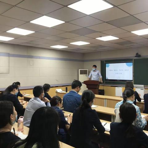 学精神 悟初心 见行动 我先行——新乡市友谊小学“友谊大讲堂”第一期开讲