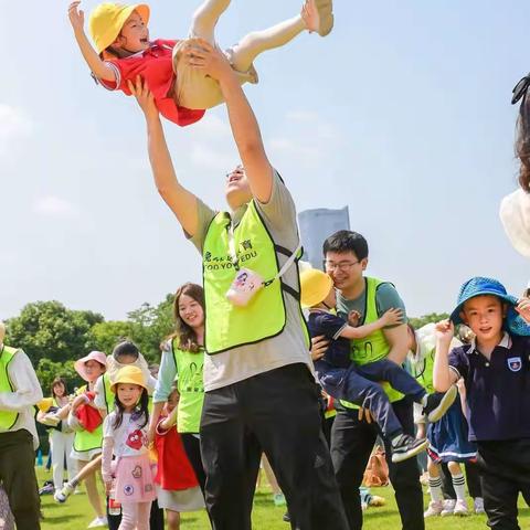 醴陵市石亭镇忠心幼儿园“童心向党，共庆六一”亲子活动邀请函