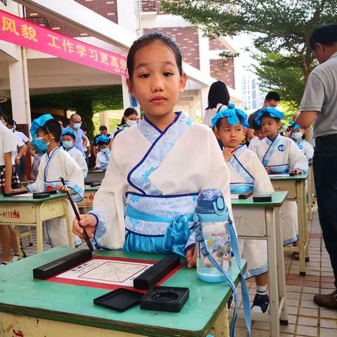 成长是一首歌，祝愿欣欣的小学生活丰富多彩，收获满满。