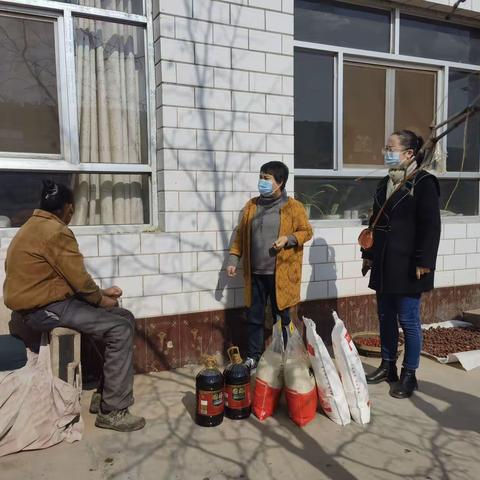 2022年11月5日，慰问暖人心情系困难残疾人——利通区残联慰问各乡镇残疾人低保户、五保户等困难残疾人群众