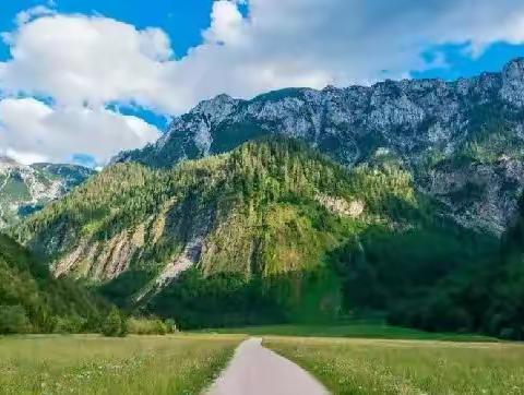 I opened my eyes and saw the first ray of sunshine in the!