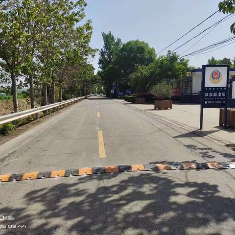 双泉派出所安装道路“减速带”，筑牢安全“防护墙”。