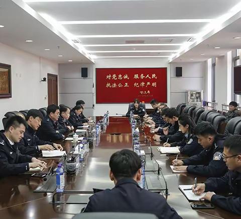山高水远几相逢——赠玉德