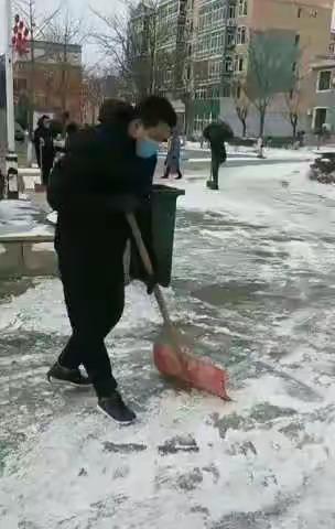 共抗疫情，做新时代最美的雷锋