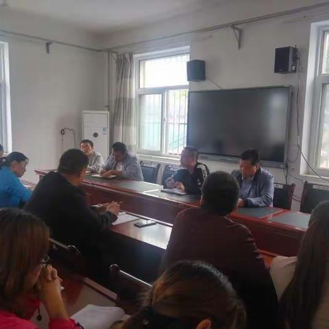 未雨绸缪 精心规划 团结协作 努力拼搏 争创佳绩——瓜坡镇瓜坡初级中学第一次九年级工作安排会