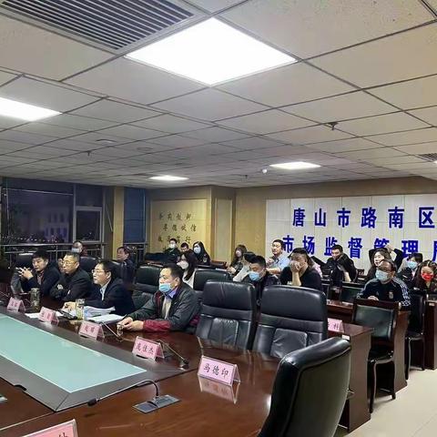 连夜行动，下架暂存，区市场局快速反映，立即对315曝光问题食品开展清查行动