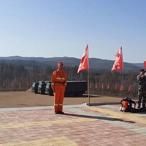 松岭林业局直属二大队负重 登山演练！！！