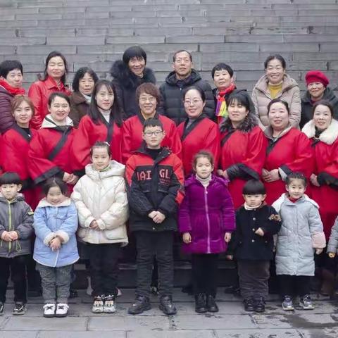 宝宝们，你们师爷师奶来园“查岗”啦！😜😜😜（正德幼儿园员工父母见面会今日举行）