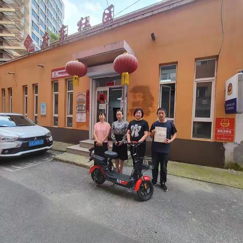 人大代表在行动助力府东社区创城工作
