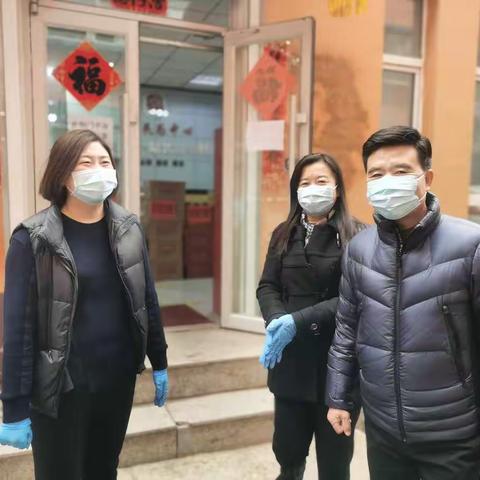 捐赠物资暖人心两邻联手抗疫情