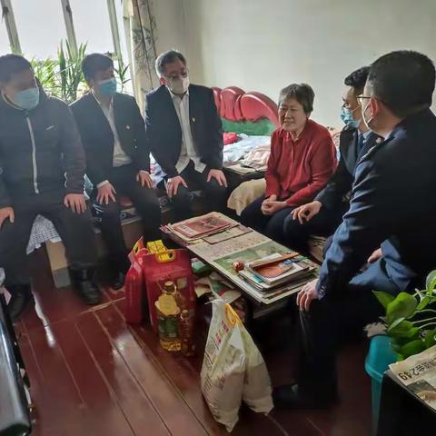 府东社区弘扬雷锋精神践行“两邻”志愿服务