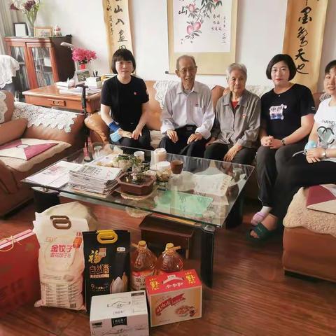 府东社区庆七一慰问走访建国前老党员