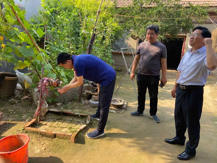 6月24日,菏泽高新区党工委副书记,管委会主任李永辉到马岭岗镇调研