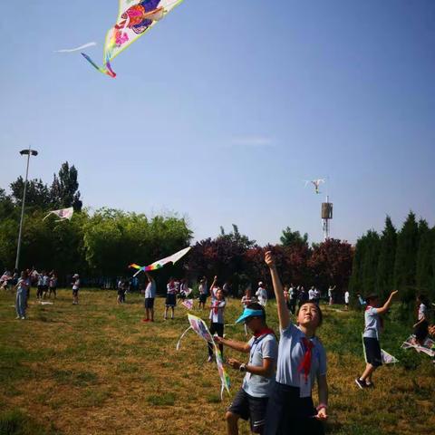 路漫漫其修远兮，吾将上下而求索——记潍坊日向友好学校五年级学生杨家埠研学实践活动