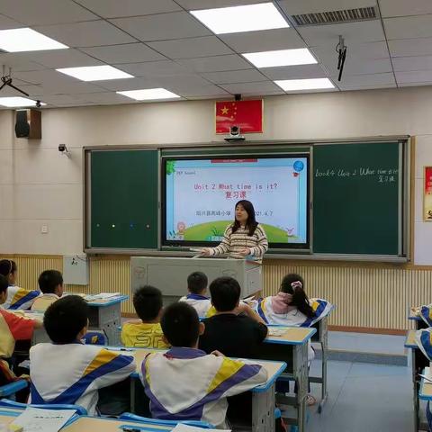 基于思维导图融合信息技术有效提高小学英语复习课——记高峰小学潘菲老师公开课