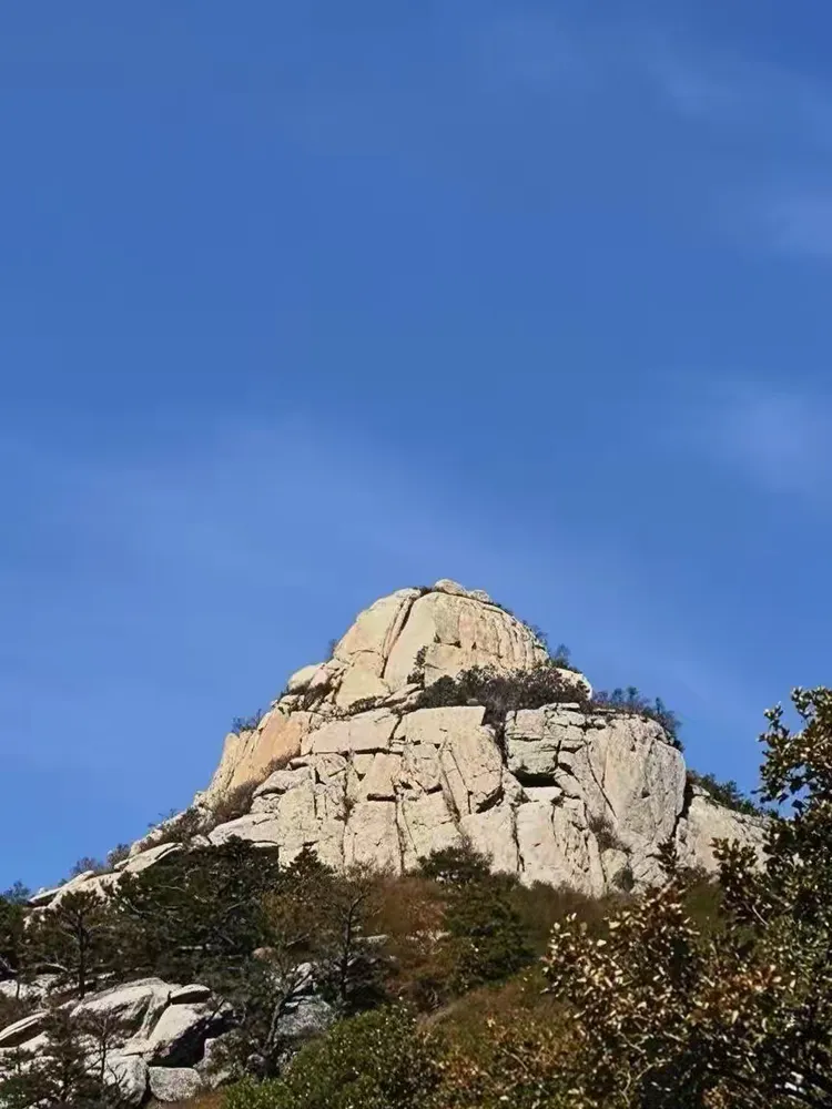 帽盔山,铁甲青衿盔化岳