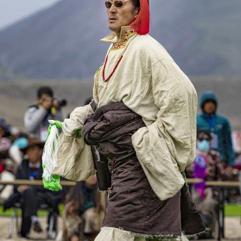 多彩的当雄服饰