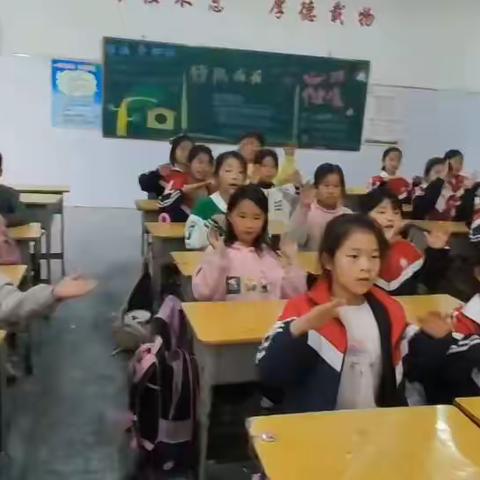 沐浴书香，与书为友，快乐成长