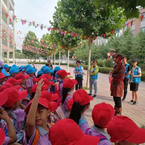 “新教育，新生态，聆听窗外声音——洛阳启迪未来小学一年级1班到4班“走进中赫海豚湾”研学记”