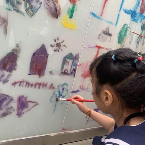 “尽情绘画，快乐创作”之天山英趣大班小画家