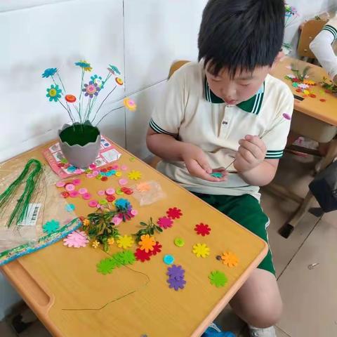 石楼中心校石楼小学 三年级一班——《DIY手工花》父亲节礼物