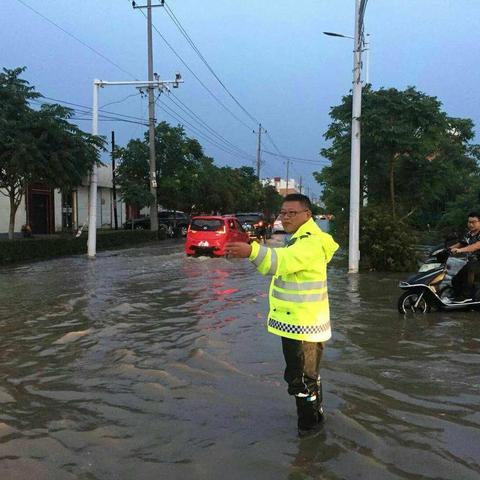 暴雨袭来的时候