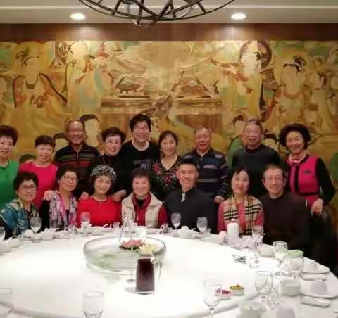 舞友聚会   开怀畅饮开怀歌唱（副本）