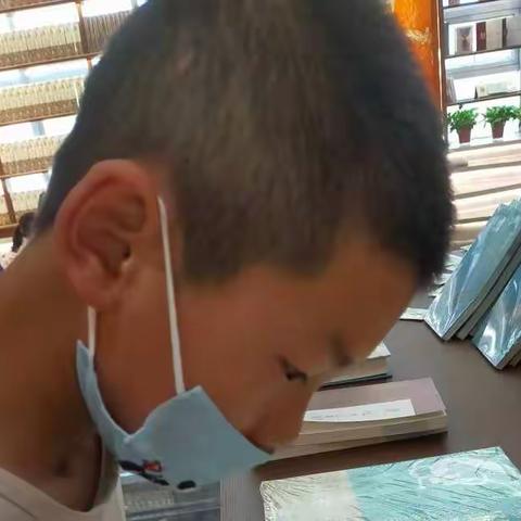 《孩子输不起与自我认知有关》学校：郭家堡中学'年级：三年级学生：苏龙，指导教师：张文新，时间2022年8月29