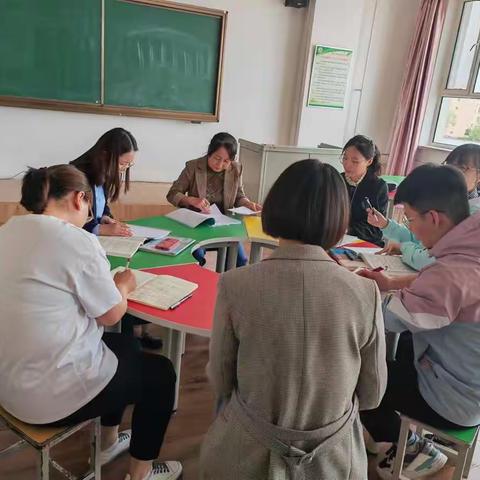 名师指点入课堂，悉心教导促成长——记教研室专家莅临六小指导青年教师教学工作