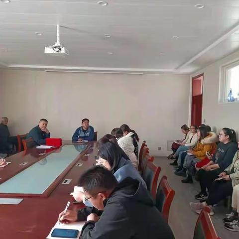 质量分析明方向，榜样引领提质量——垦利区黄河口镇小学教学质量分析及表彰大会