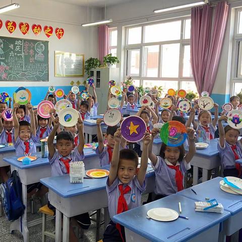 “美育人心，盘中生花”-----思源学校二（7）班纸盘彩绘美术社团