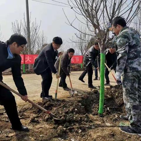 最美秦岭  大爱鄠邑‖鄠邑区各级领导干部积极参与义务植树活动