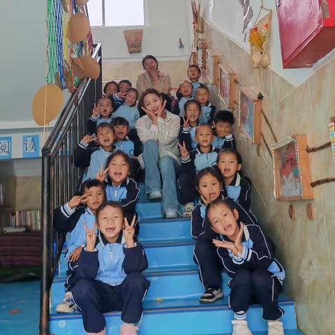丙中洛镇双拉村幼儿园毕业活动
