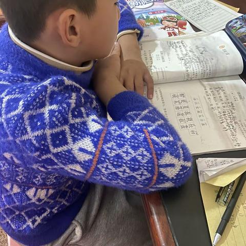 胸藏文墨怀若谷        腹有诗书气自华