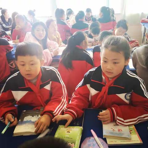 在课堂中历练，在团队中成长——35校四年级语文组团队研讨课