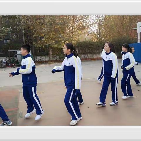 绽放青春自我     珍藏精彩瞬间