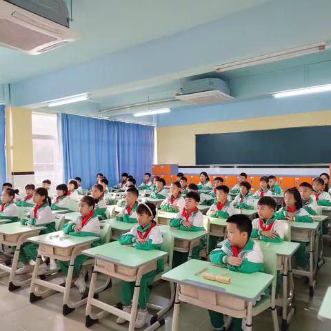 “灵动课桌舞 活力满校园”电白春华学校小学部课桌舞比赛