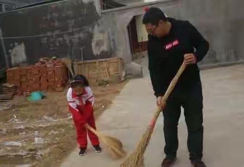 小手拉大手  环境卫生齐动手——饮马学校开展人居环境卫生整治活动
