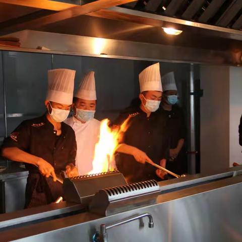 技能成就美好人生---张掖市职业技术教育中心校领导进课堂听课活动纪实