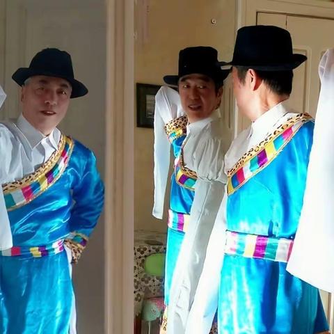 舞姿晚景添 舞美夕阳伴，忆第一次穿舞蹈服的喜悦