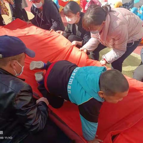 温暖三月，浓情相伴。情暖三八，爱在行动”——心悦幼儿园庆“三八妇女节”