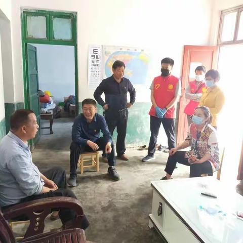 淞江街道包村干部领导入户走访贫困户