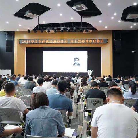 采他山石以攻玉，纳他人长以厚己