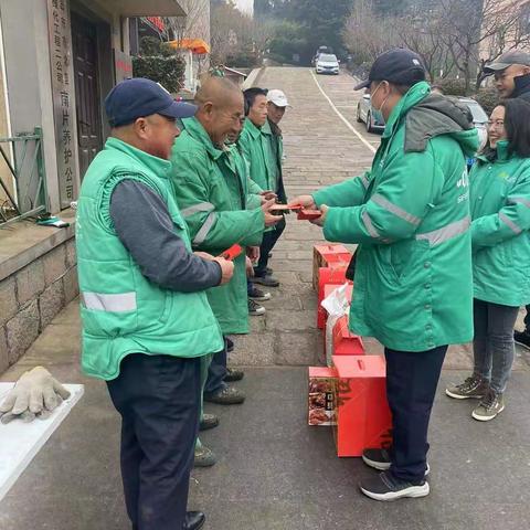 春节慰问送温暖  用心用情暖人间