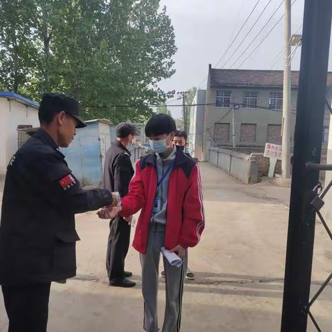 城郊乡坞西初级中学九年级开学后一天掠影