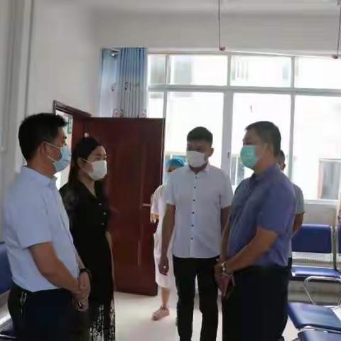 县委常委、县统战部部长张浚铭等领导到我院督查新冠疫苗接种开展情况