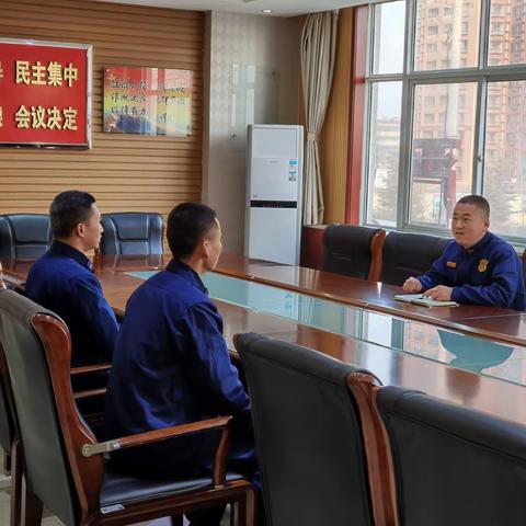 陇县消防救援大队组织对新消防开展谈心谈话活动