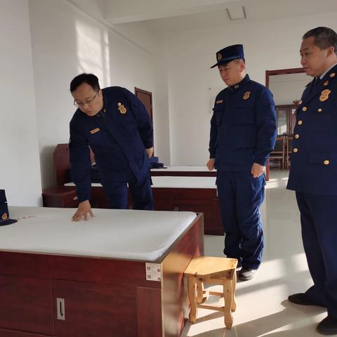 贺新刚政委深入陇县消防救援大队调研指导工作