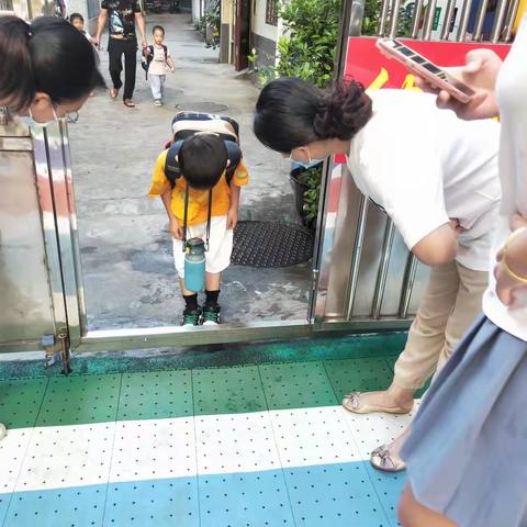 “一日生活，伴我成长” ——华海幼儿园大二班一日生活👏👋👏👍👍👍