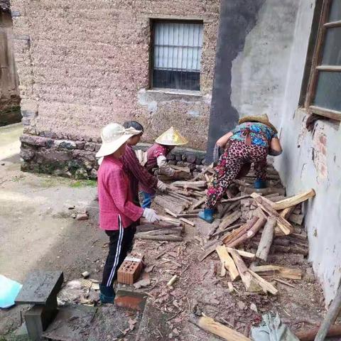 文明城市创建 巾帼们在行动